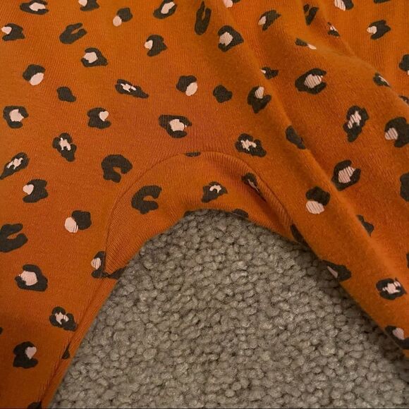 Carters 12 mo cheetah print long sleeve footie w zipper NWOT - Picture 8 of 10